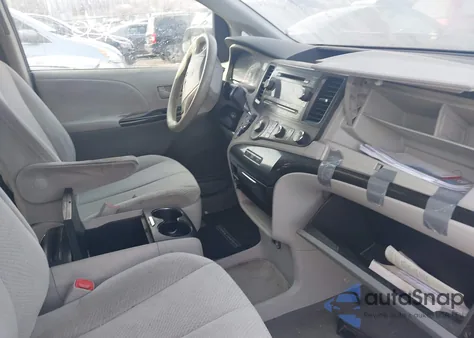 2011 Toyota Sienna Le z USA, uszkodzony, nr VIN 5TDJK3DC0BS016705